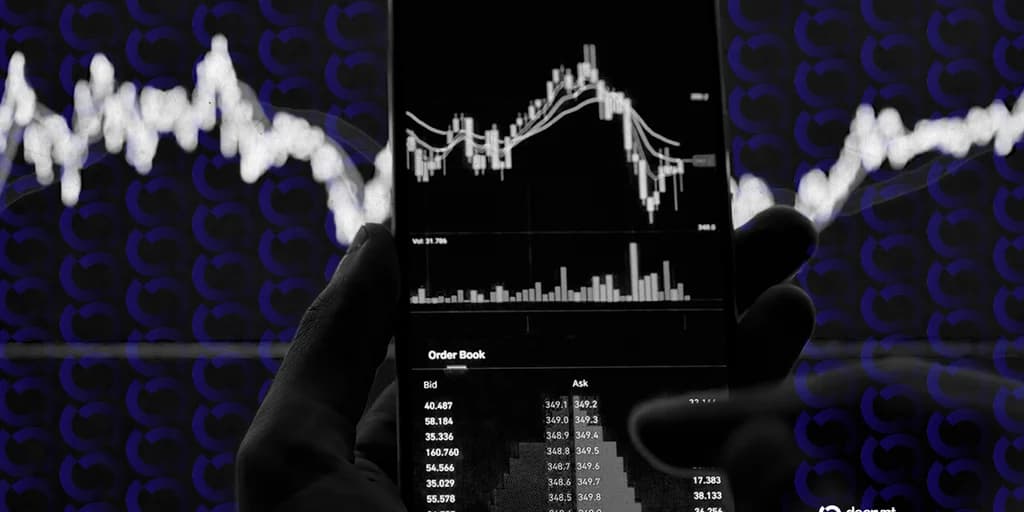 Crypto Stocks Rip Higher as Strategy Jumps 12%, Coinbase Climbs 9%